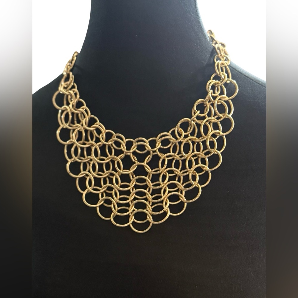 Linked Multi Circle Chunky Necklace Goldtone